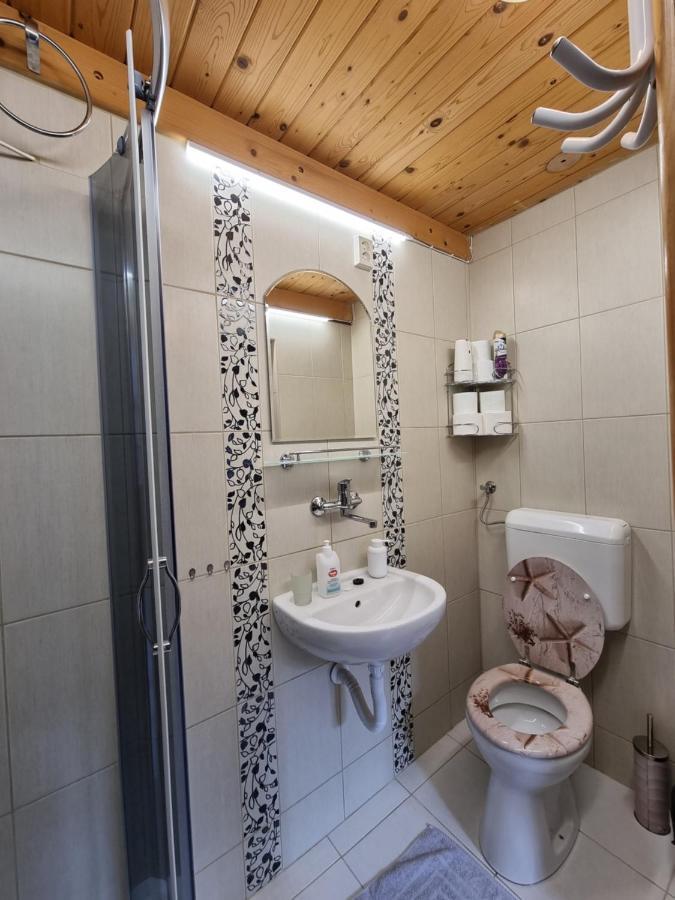Little Cozy Apartman Miskolc Esterno foto