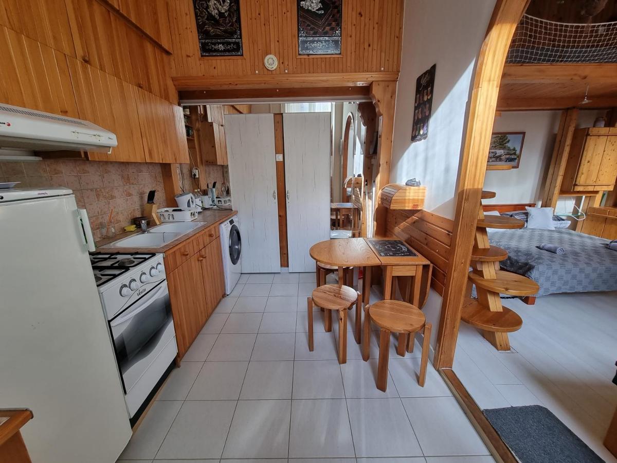 Little Cozy Apartman Miskolc Esterno foto