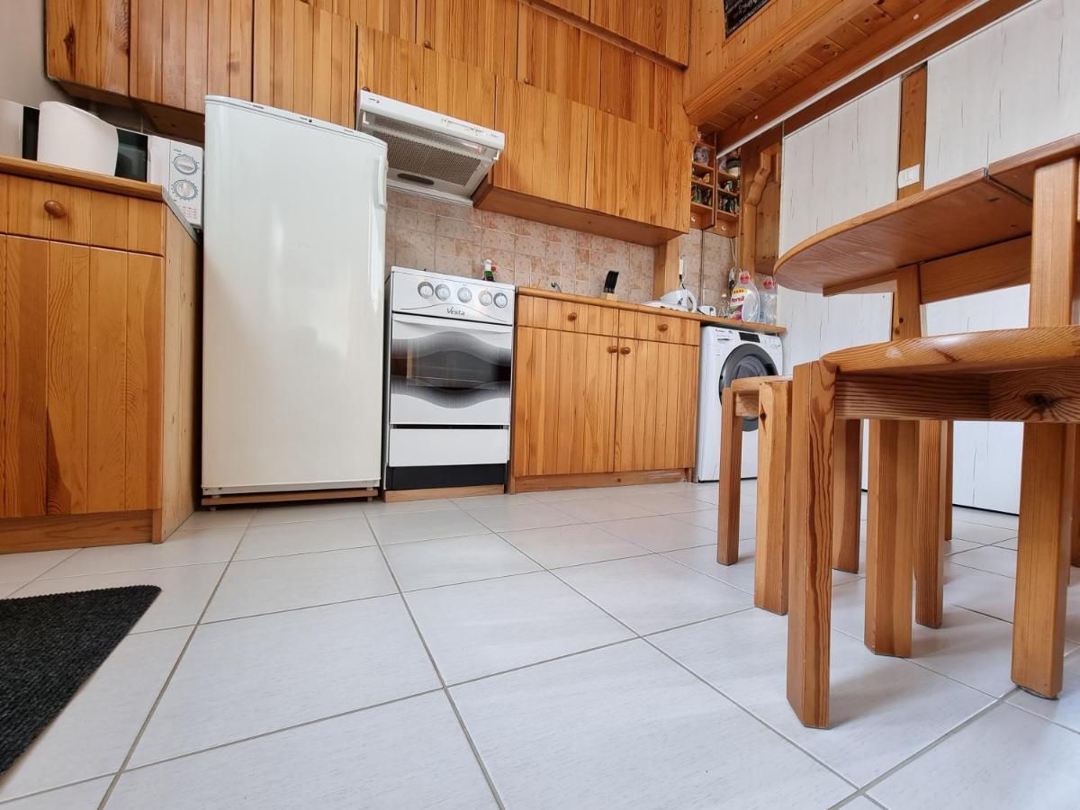 Little Cozy Apartman Miskolc Esterno foto